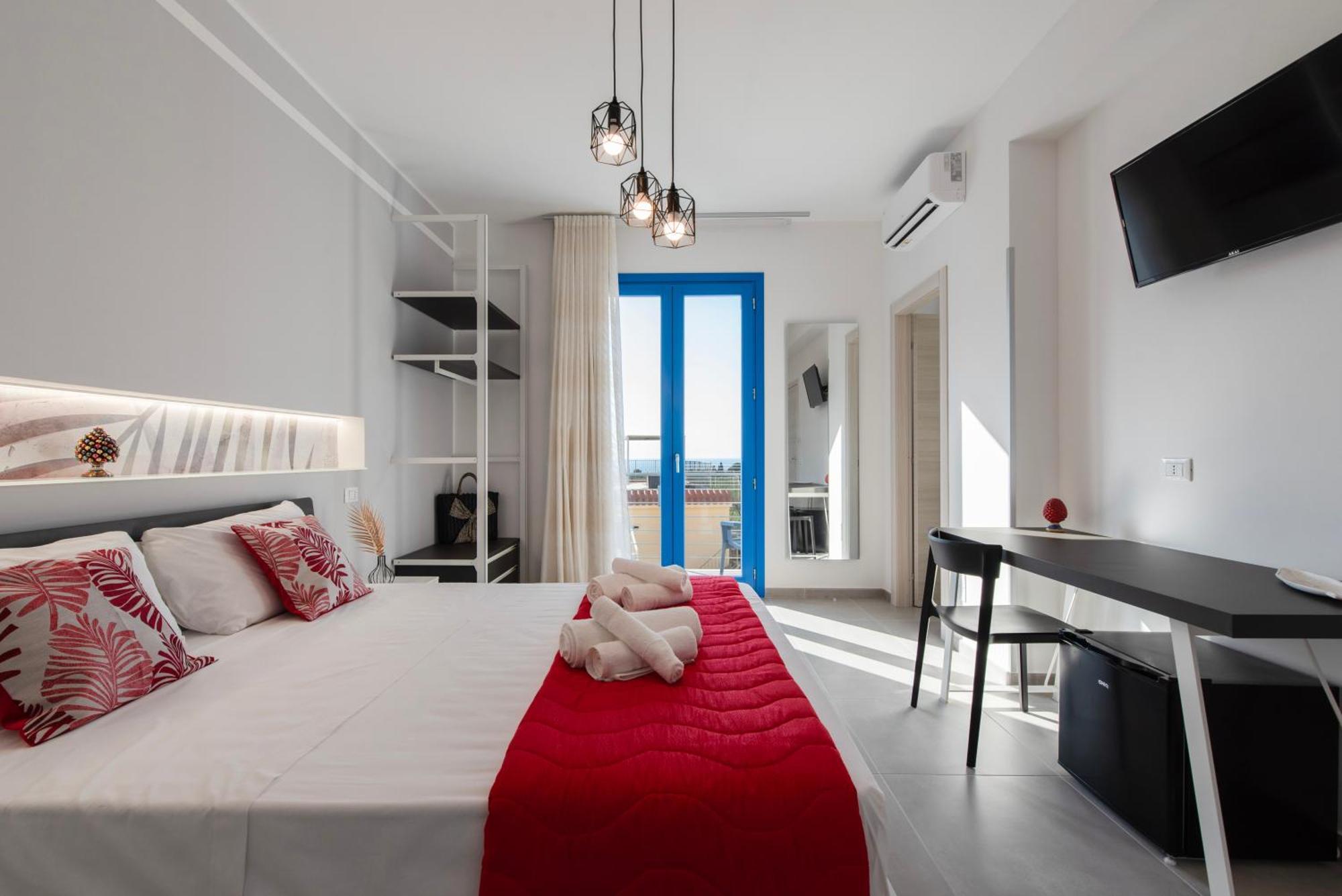 Bed And Breakfast Da Francesca Castelluzzo Exterior foto